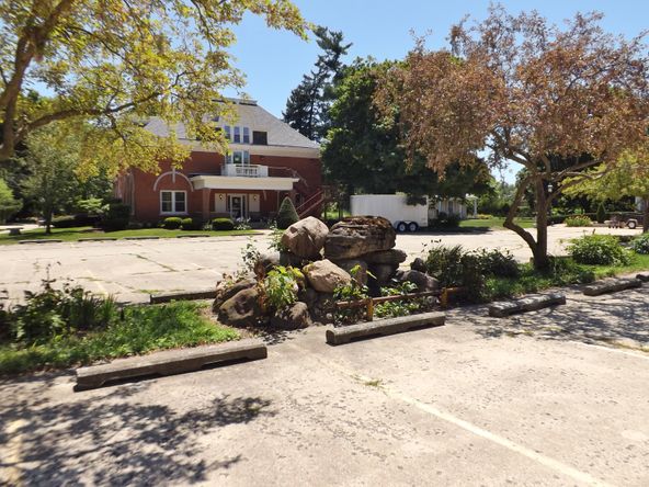 101 W South St, Dwight, IL 60420
